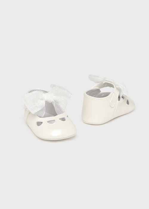 Scarpe occhio di bue con fiocco PANNA Neonata, Mayoral